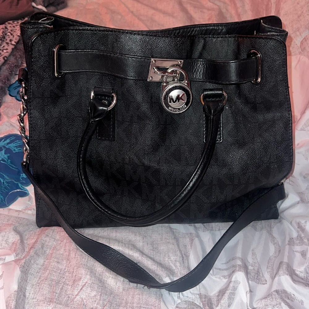 🎉 MICHAEL KORS BAG MUST GO